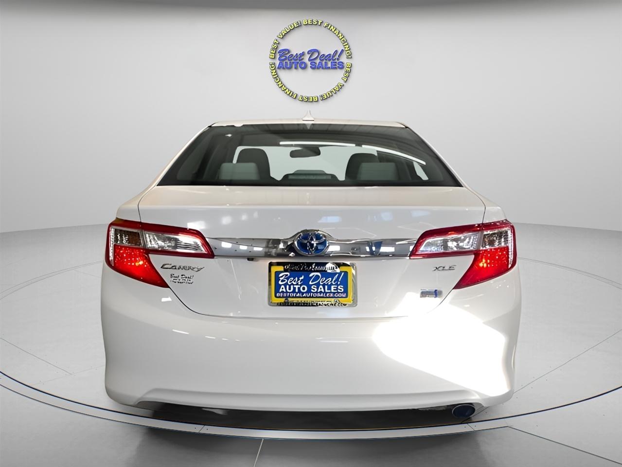 Toyota Camry Hybrid XLE 2012