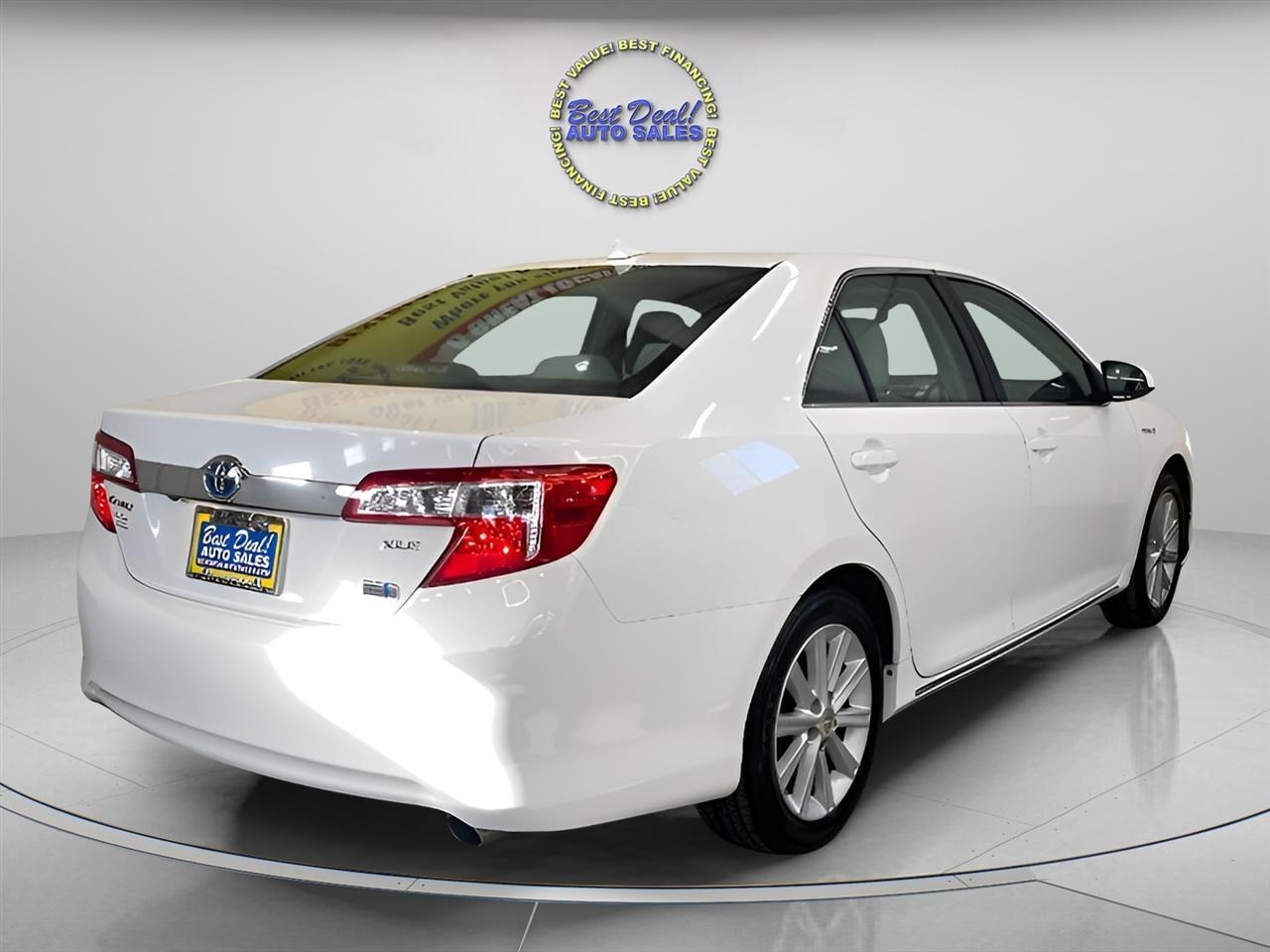 Toyota Camry Hybrid XLE 2012