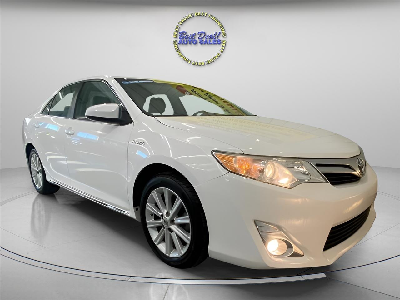 Toyota Camry Hybrid XLE 2012