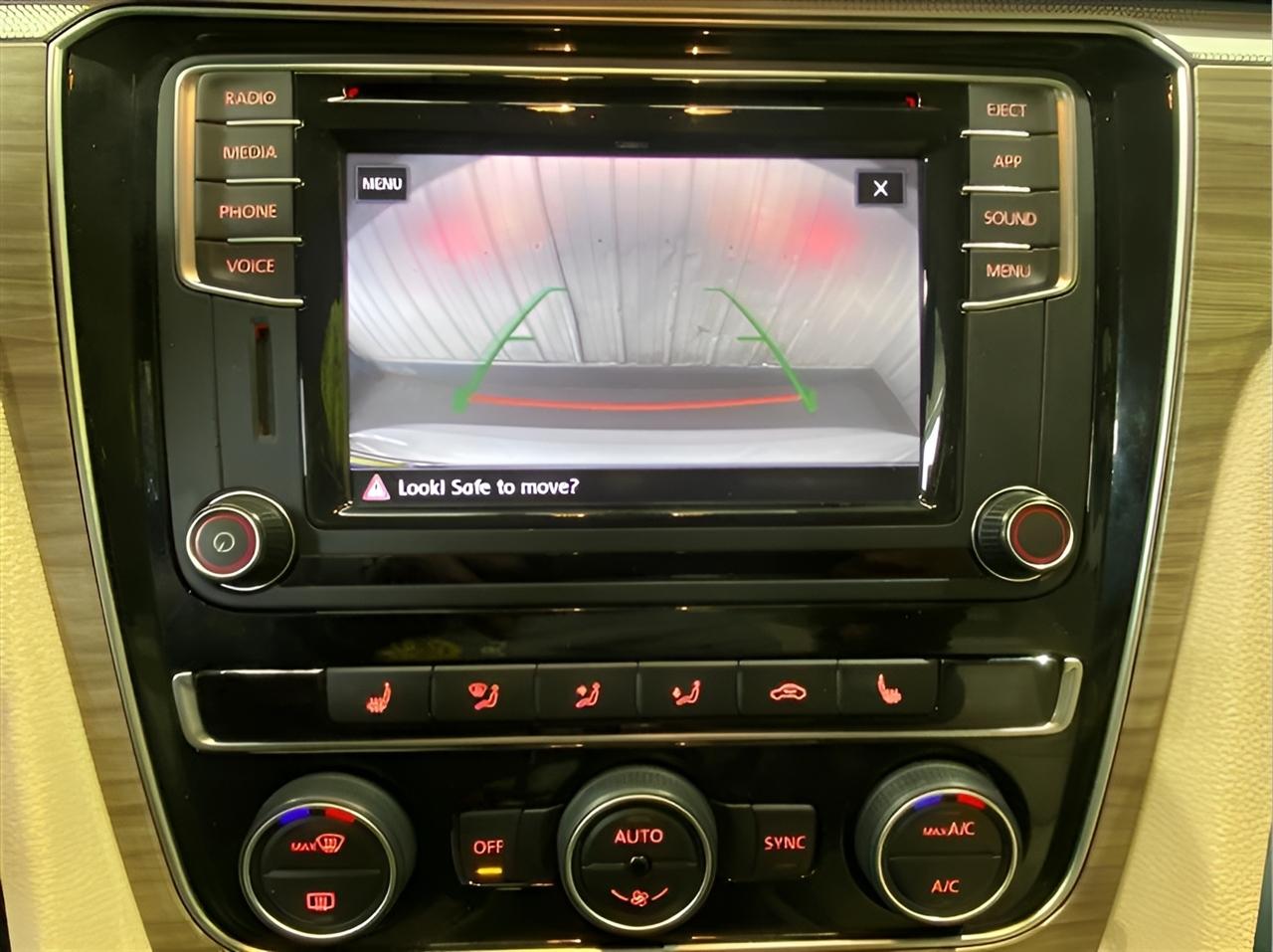 Volkswagen Passat SE 2018