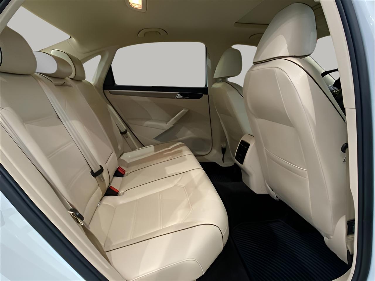 Volkswagen Passat SE 2018