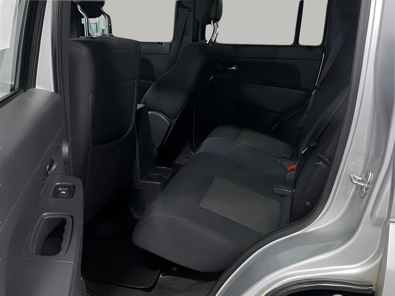 2011 Jeep Liberty Sport - Photo 11