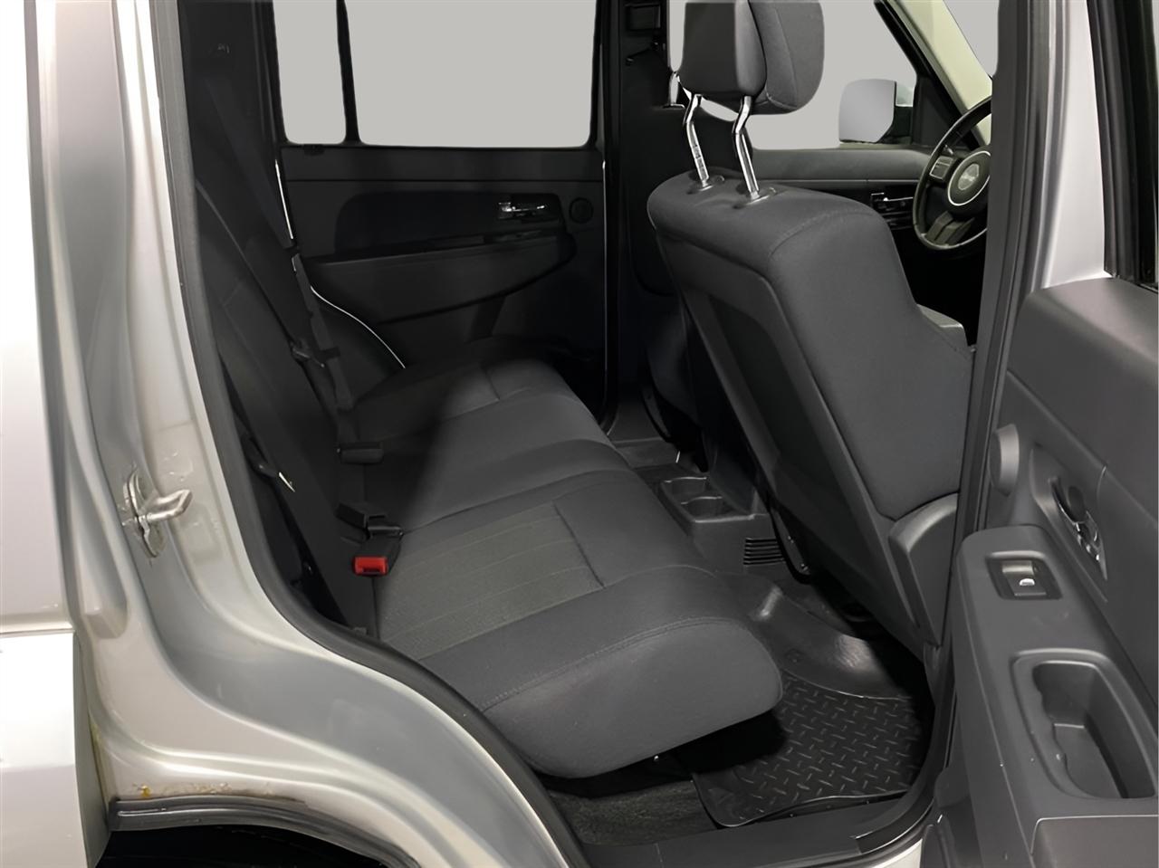 2011 Jeep Liberty Sport - Photo 26