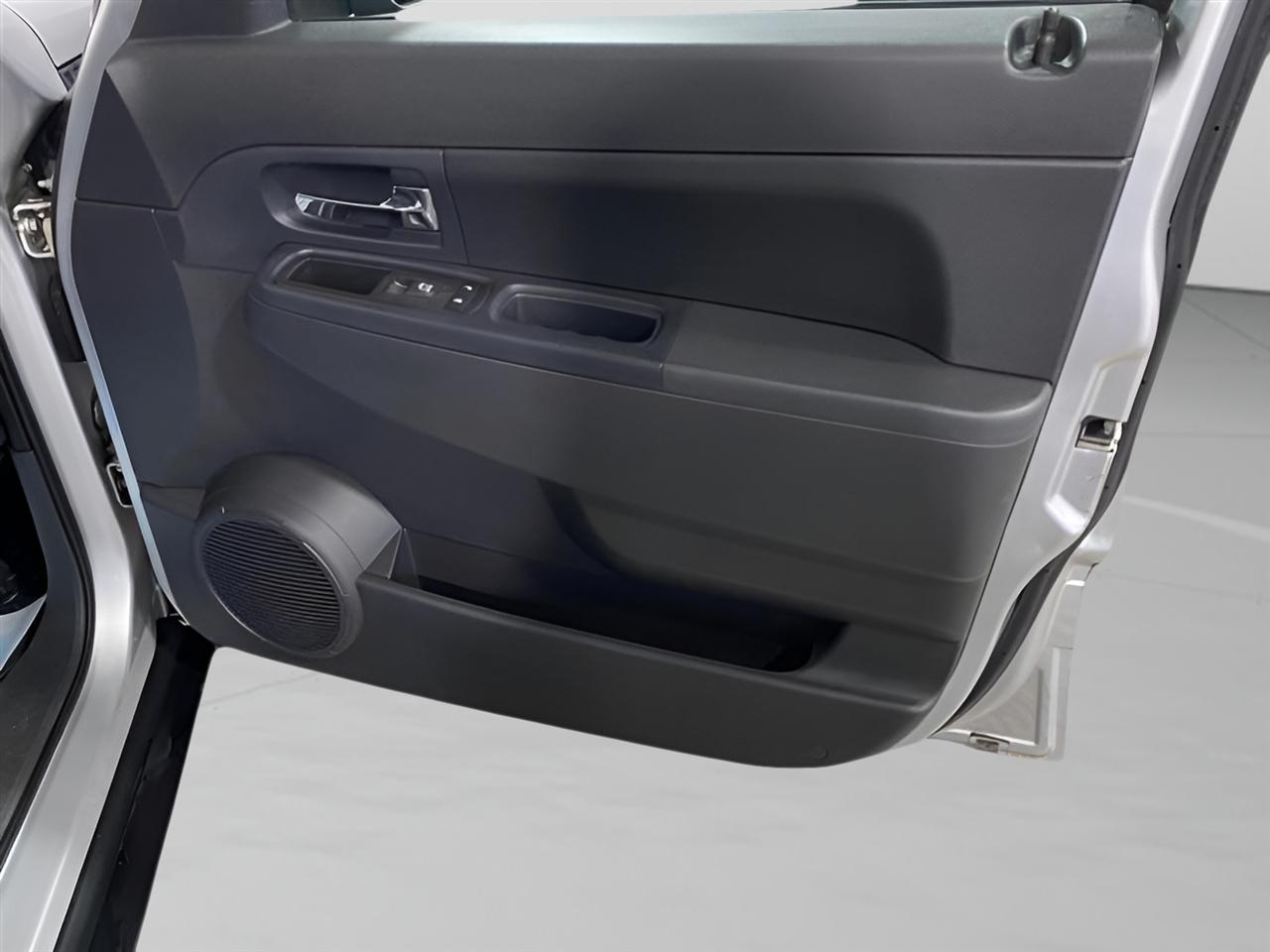 2011 Jeep Liberty Sport - Photo 29