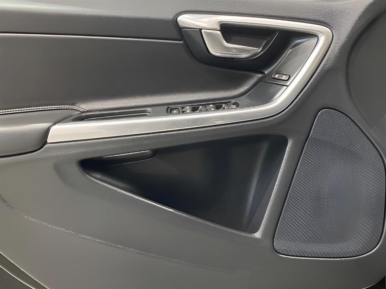 Volvo V60 T5 Premier AWD 2016