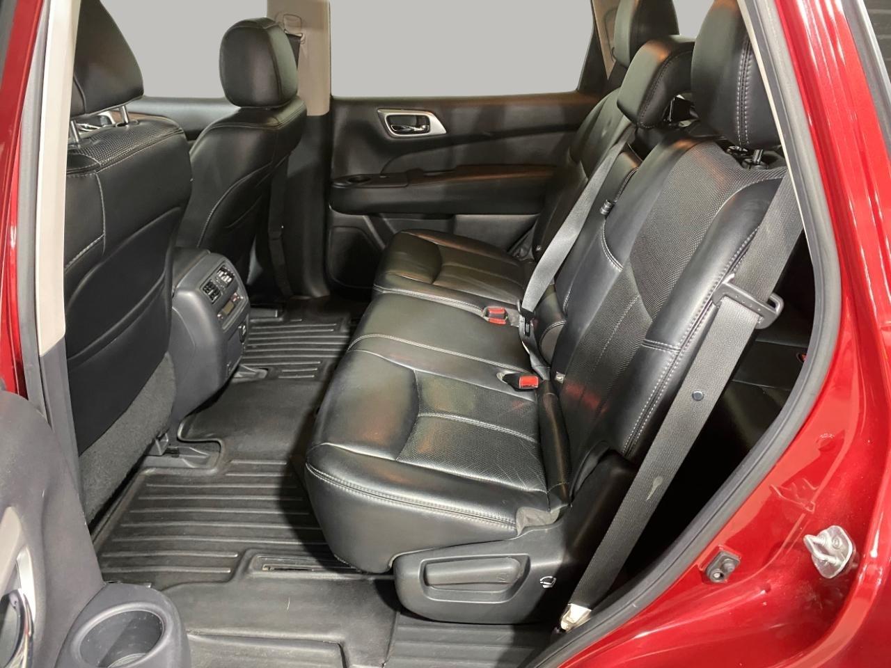 Nissan Pathfinder 4WD 4dr Platinum 2017