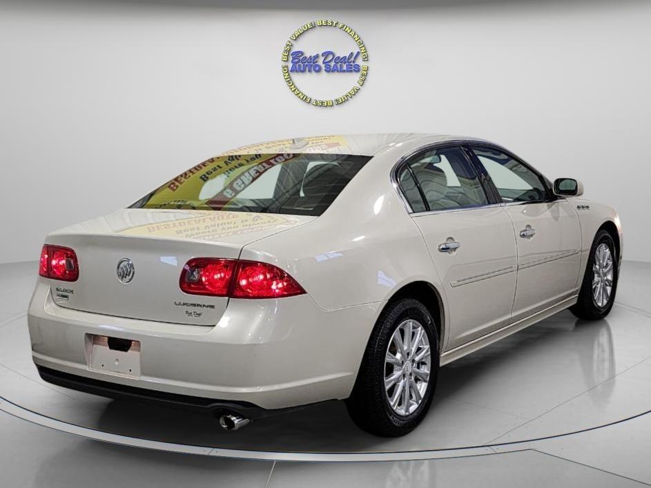 Buick Lucerne  2011