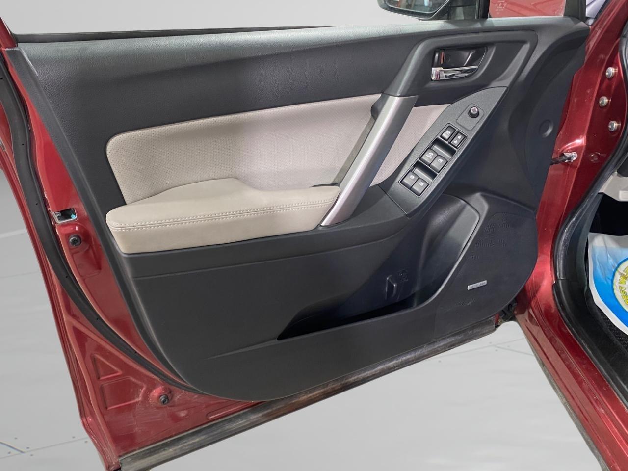 Subaru Forester 2.5i Touring 2015