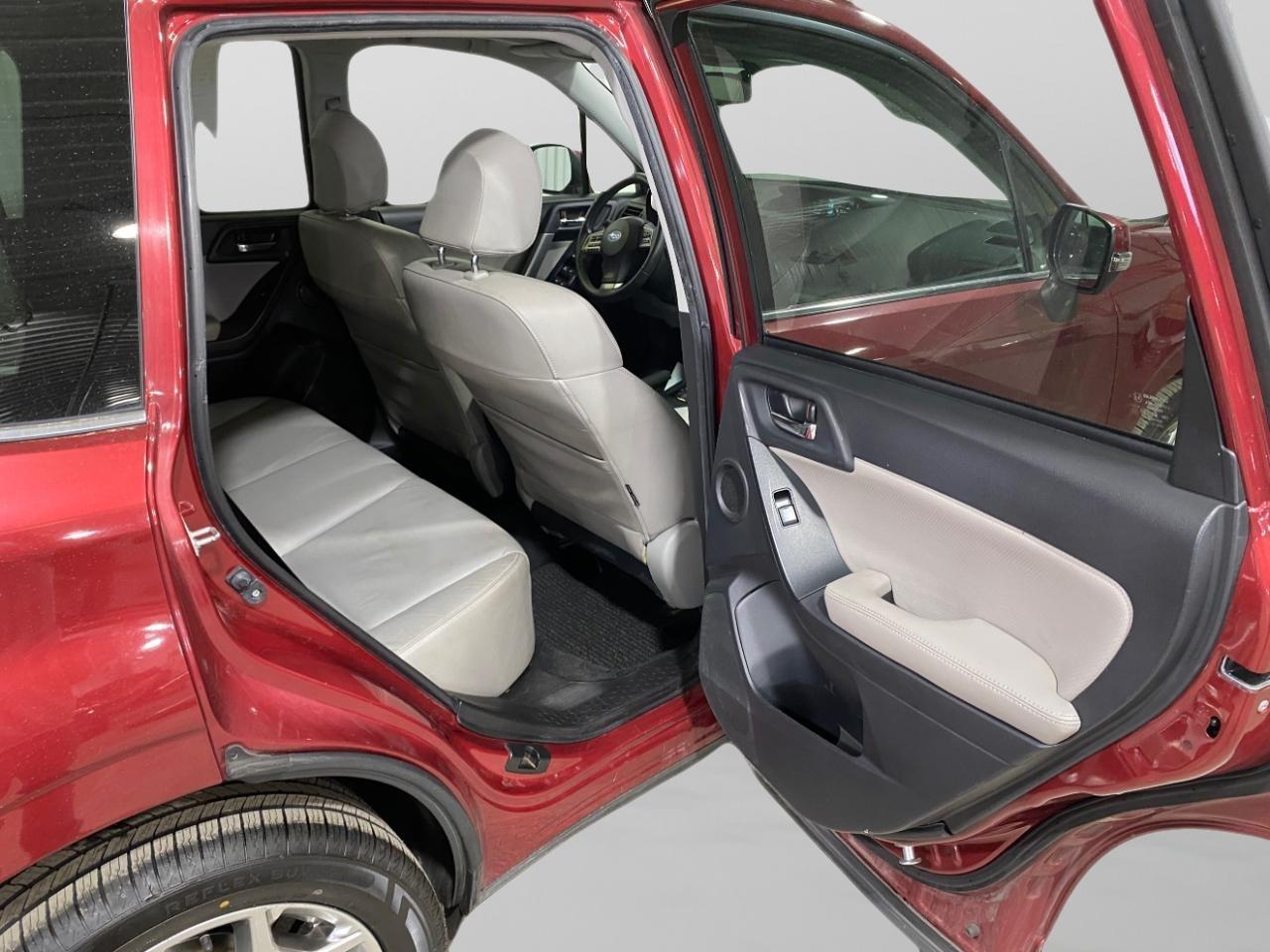 Subaru Forester 2.5i Touring 2015