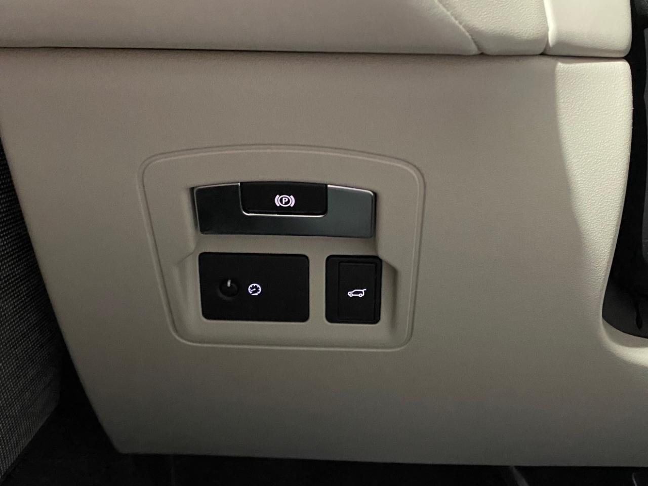 Land Rover Range Rover Velar R-Dynamic SE 2018