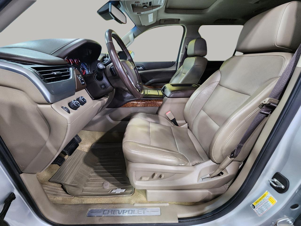 2018 Chevrolet Suburban Premier - Photo 13