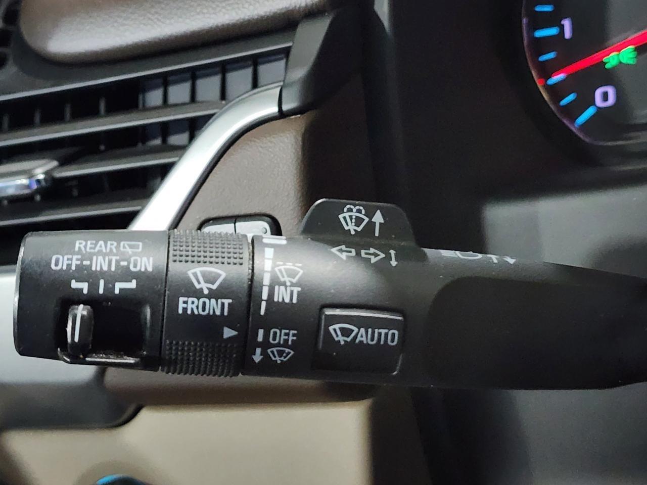 2018 Chevrolet Suburban Premier - Photo 17