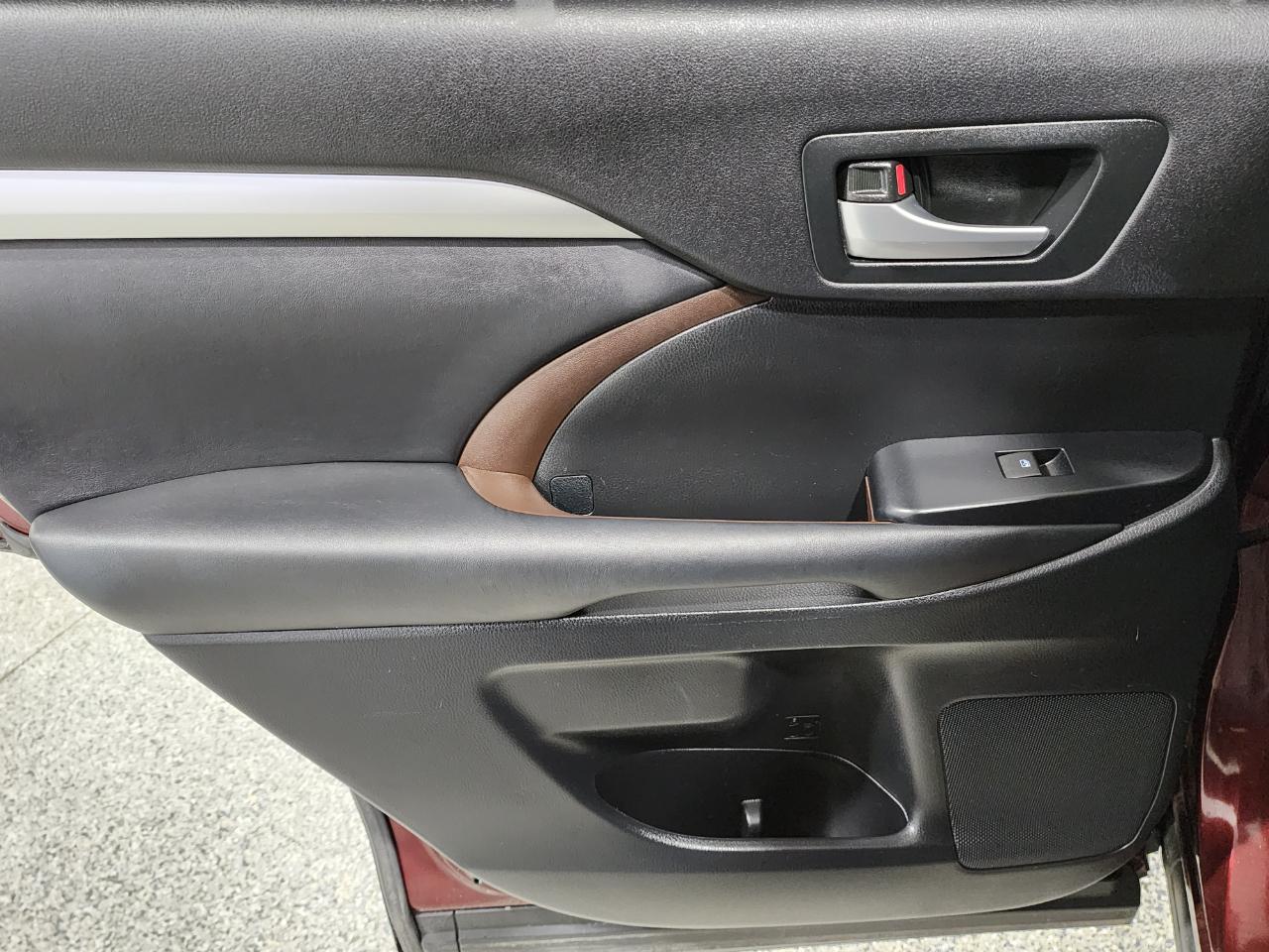 Toyota Highlander  2015