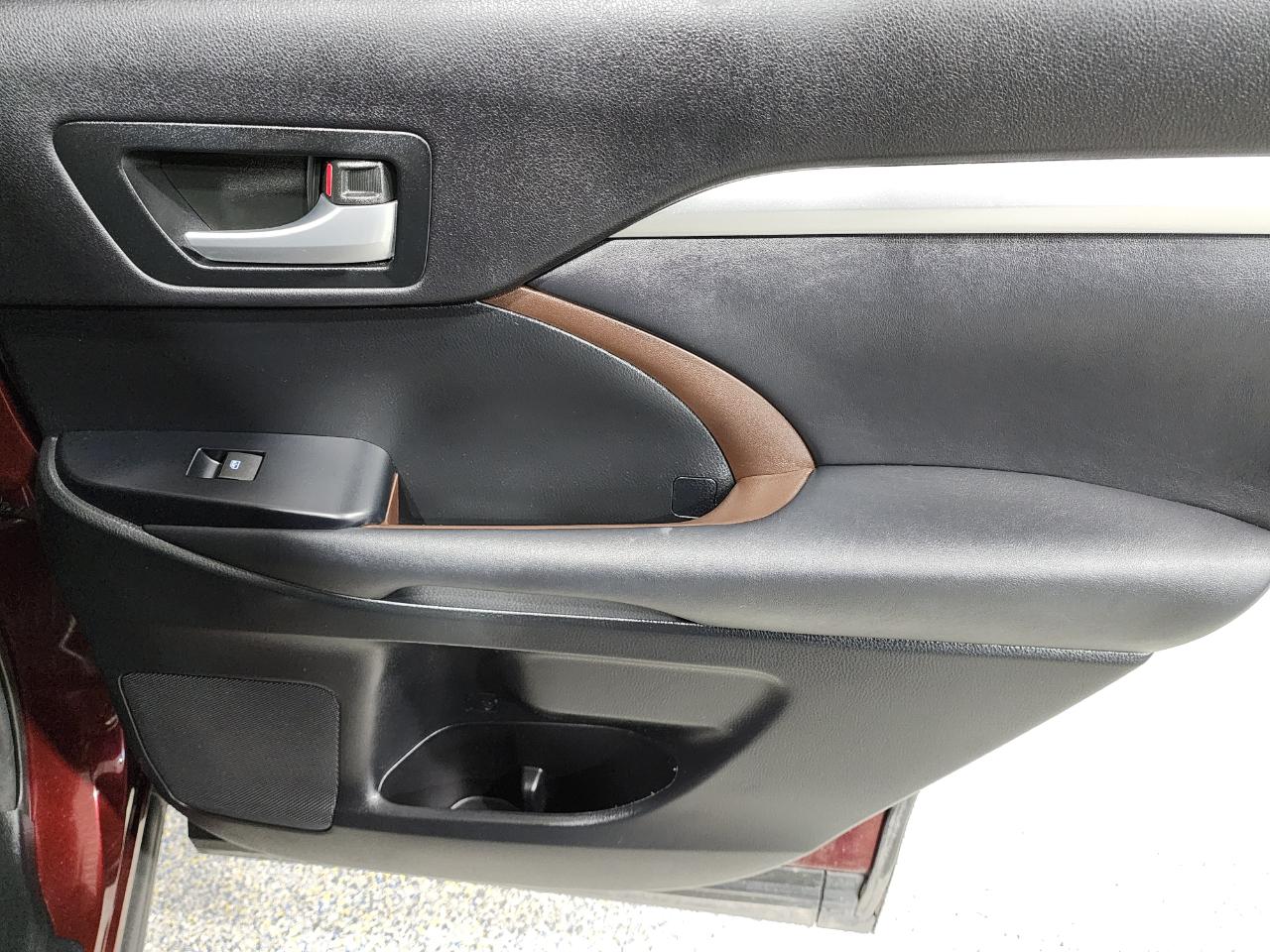 Toyota Highlander  2015