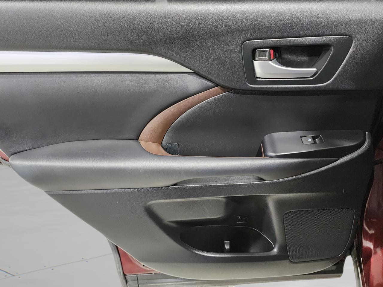 Toyota Highlander  2015