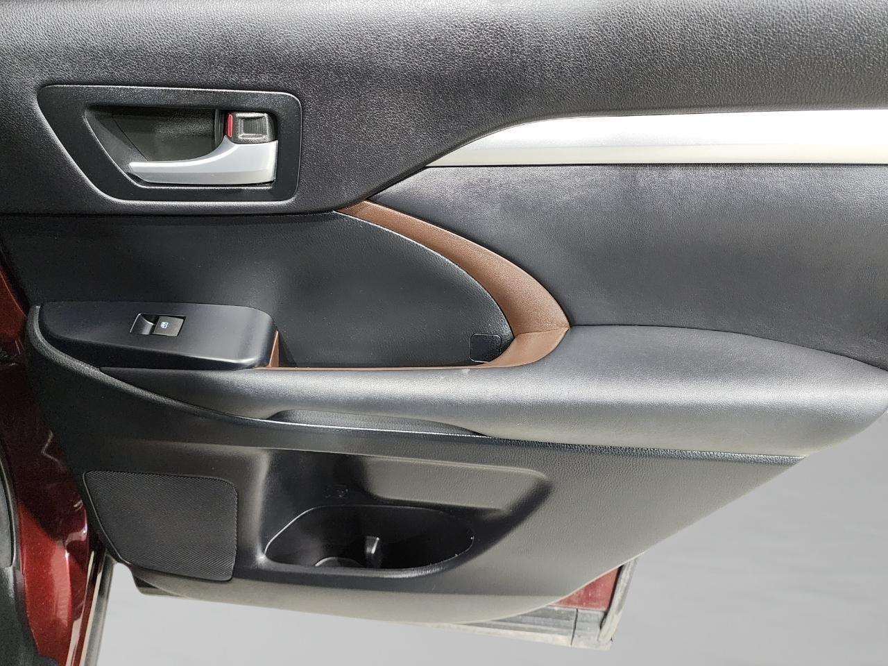 Toyota Highlander  2015