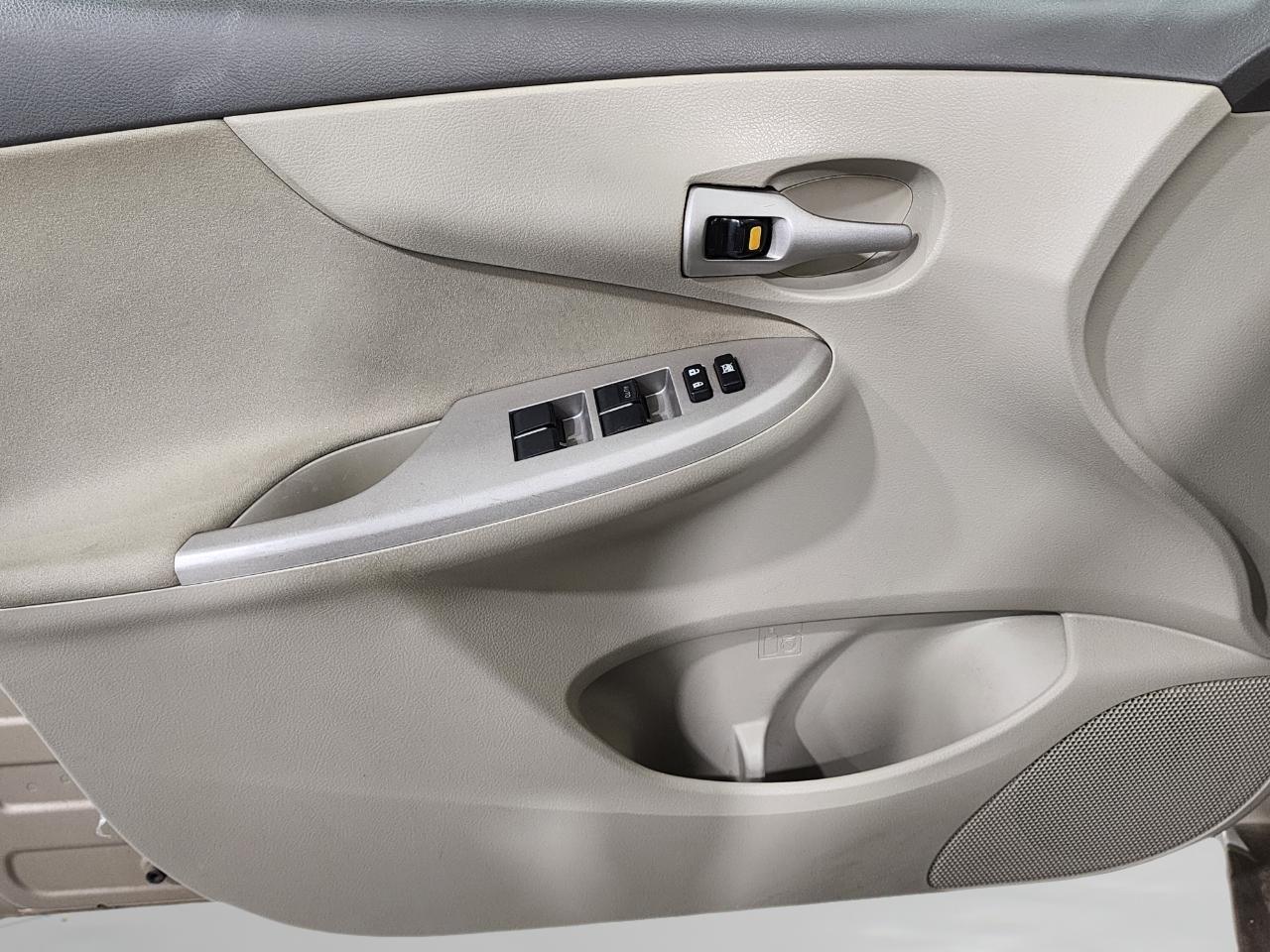 Toyota Corolla  2010