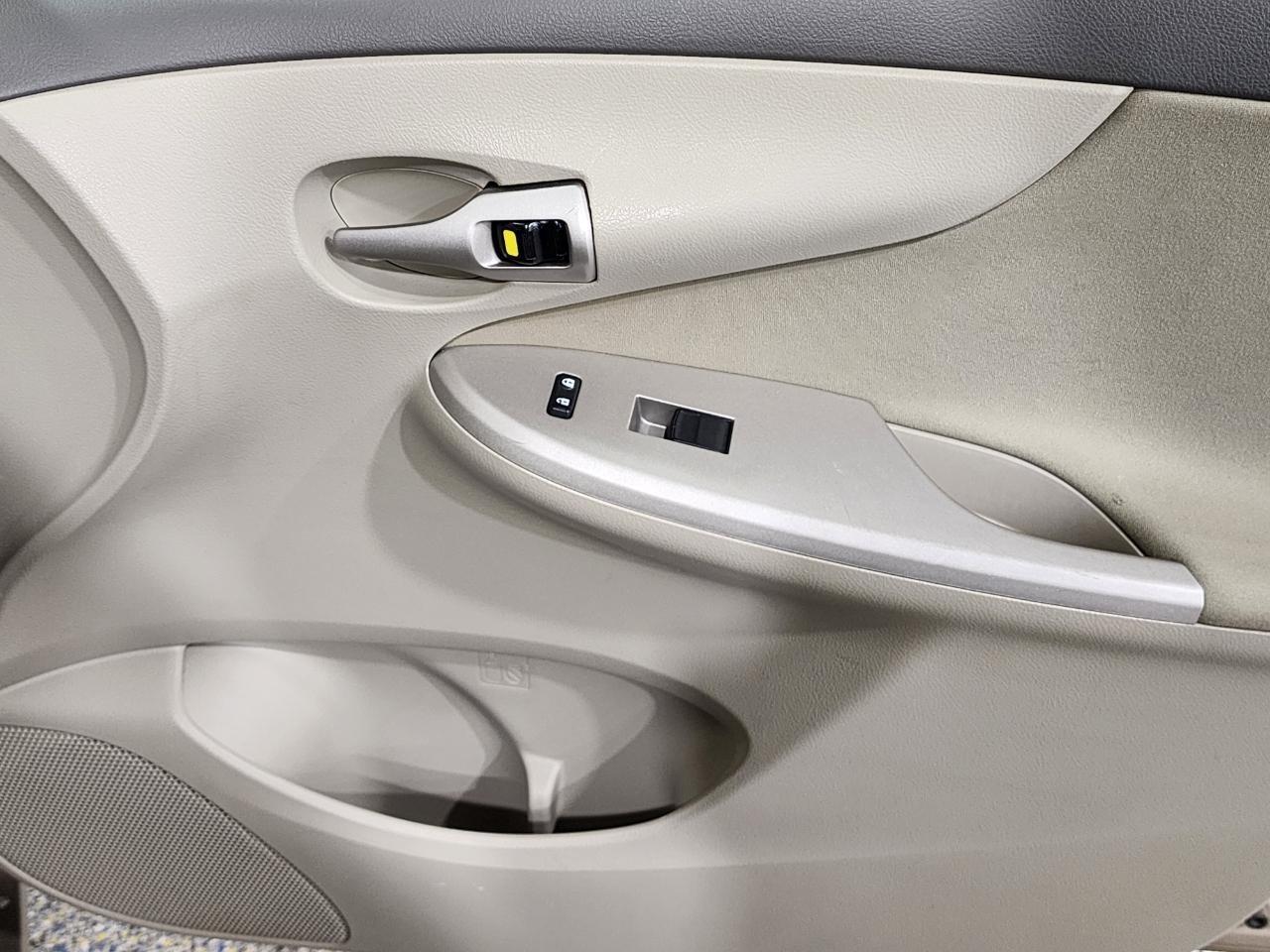 Toyota Corolla  2010