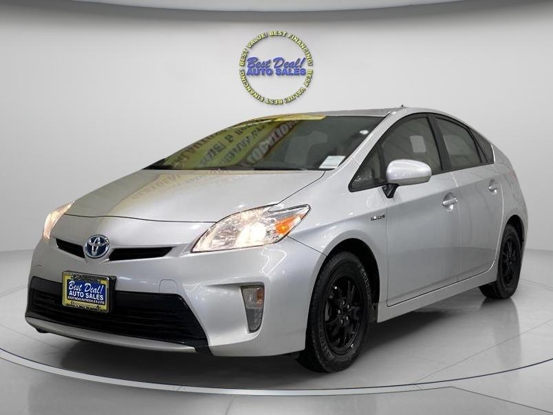 2015 Toyota Prius Two's photo