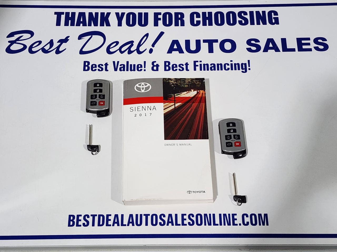 2017 Toyota Sienna XLE 8 PASSENGER 4DR MINI-VAN