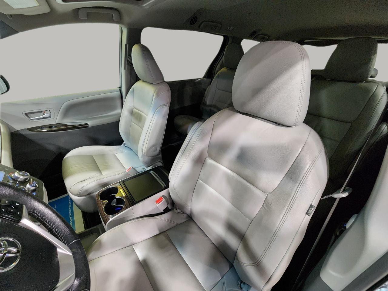 Toyota Sienna  2017