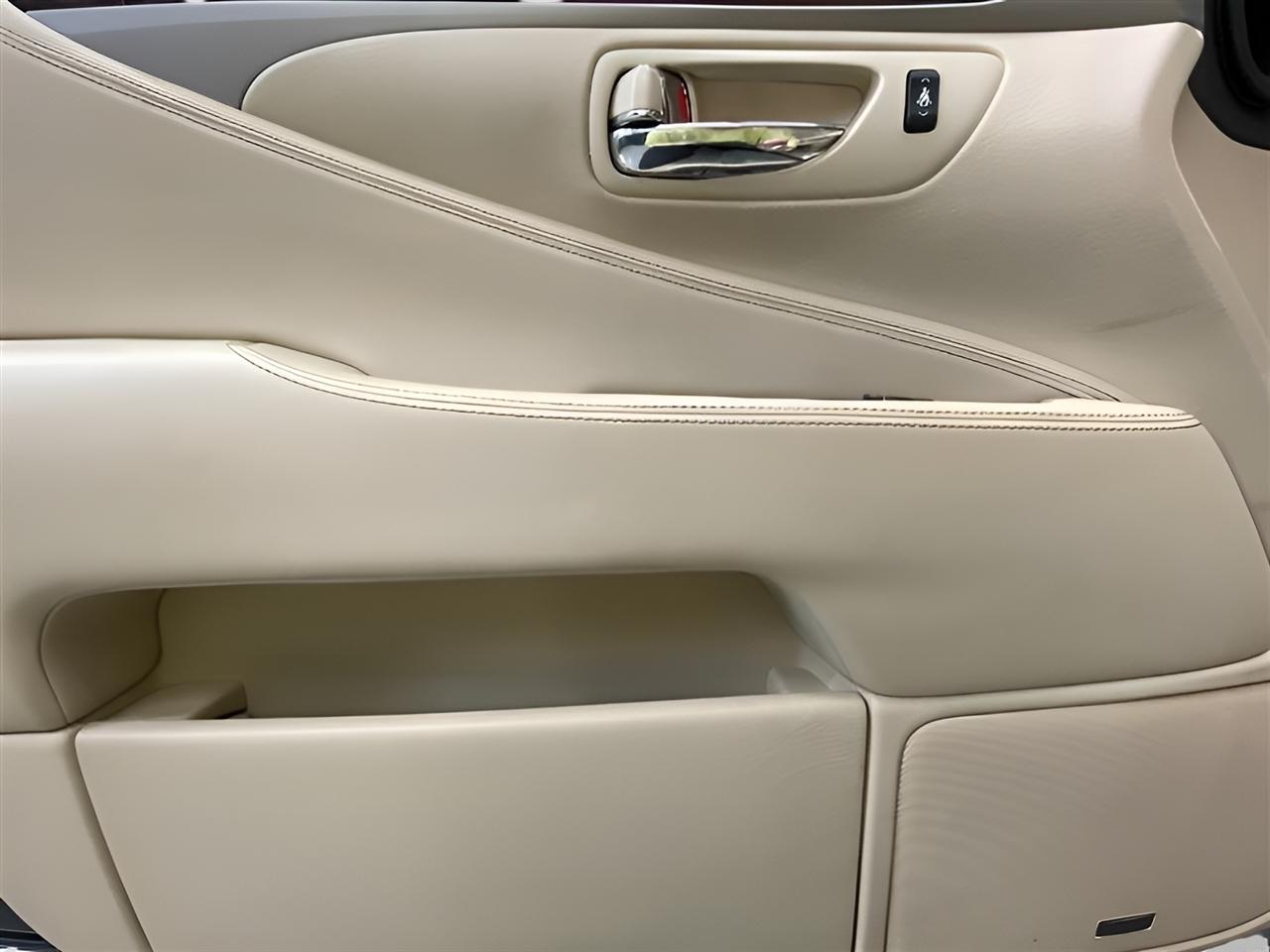 Lexus LS 460 Luxury Sedan AWD 2013
