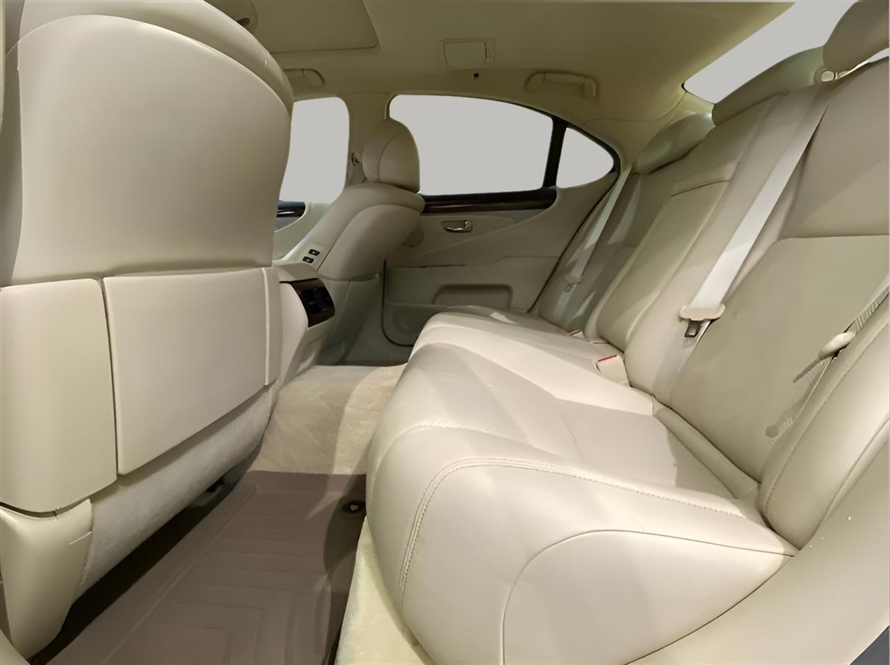 Lexus LS 460 Luxury Sedan AWD 2013