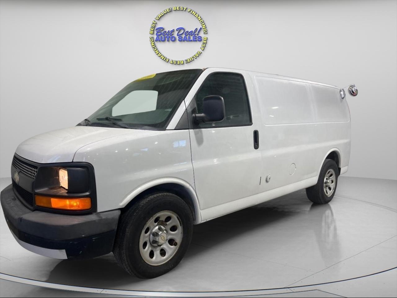 2011 Chevrolet Express 1500 Work Van's photo