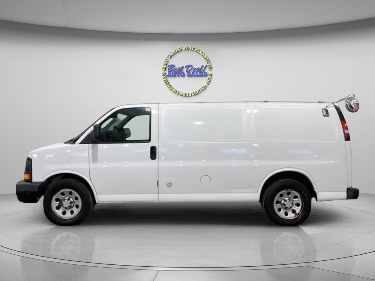 View vehicle photo 3