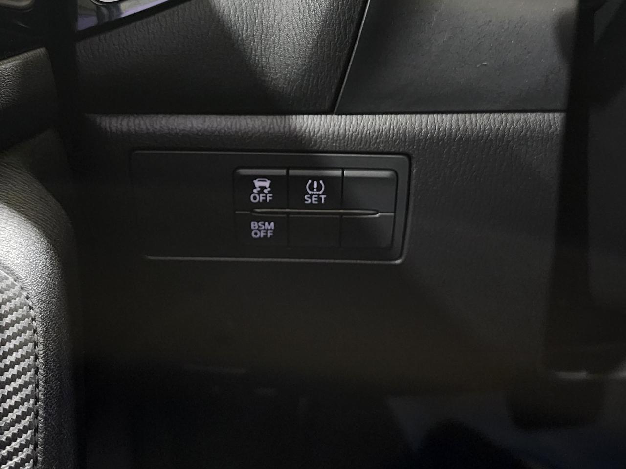 Mazda MAZDA3 i Touring AT 5-Door 2015