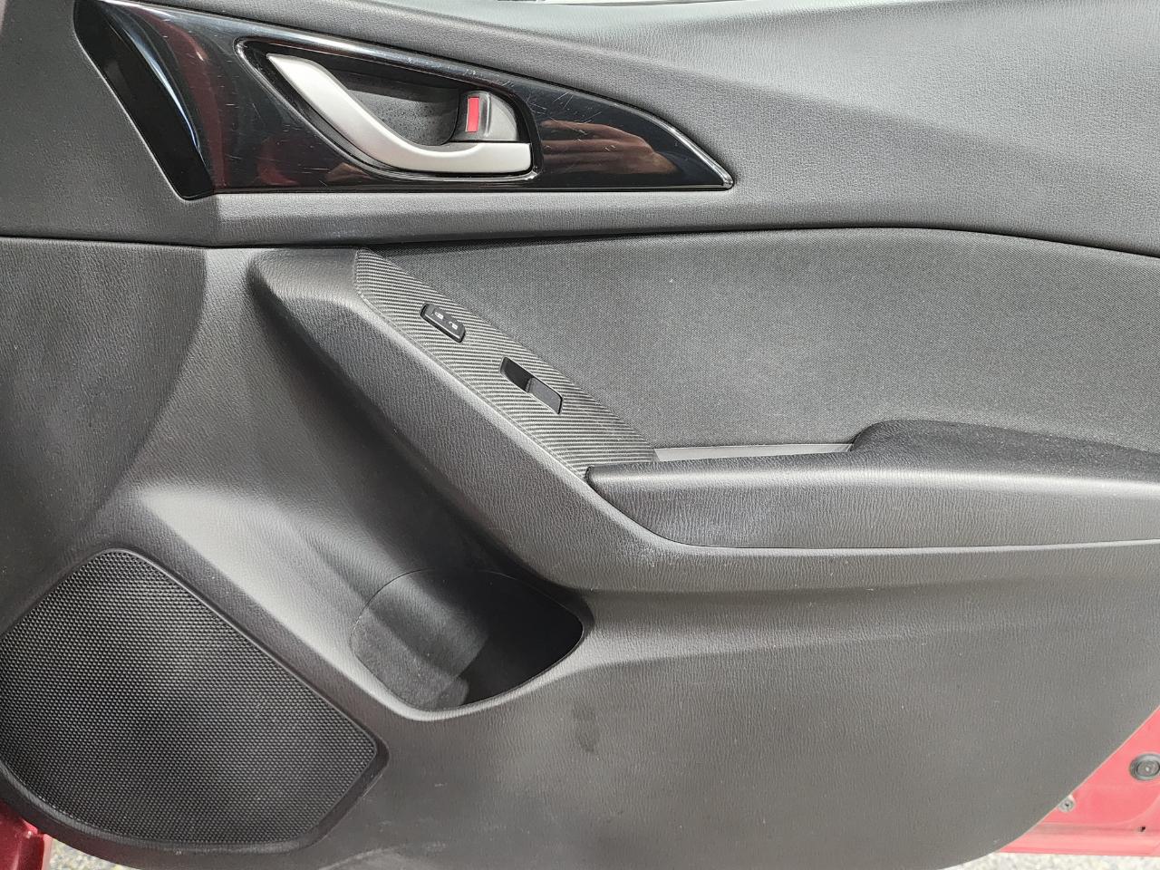 Mazda MAZDA3 i Touring AT 5-Door 2015