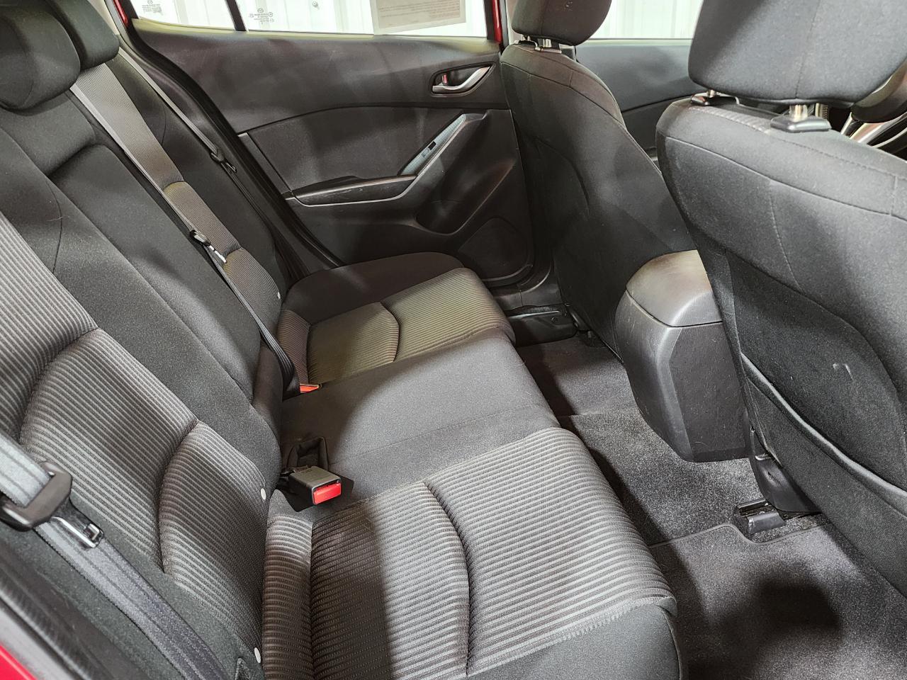 Mazda MAZDA3 i Touring AT 5-Door 2015