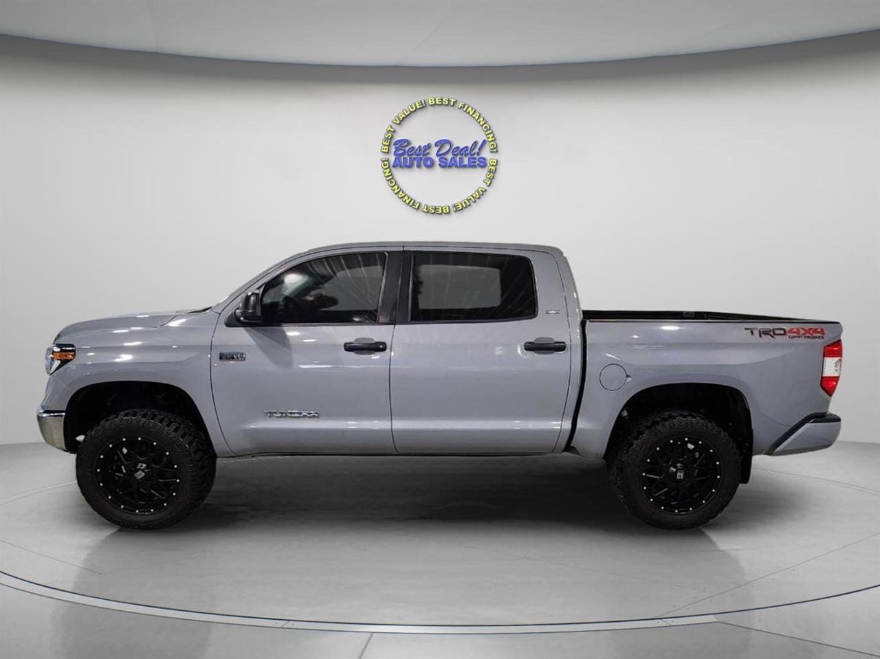 Toyota Tundra  2021