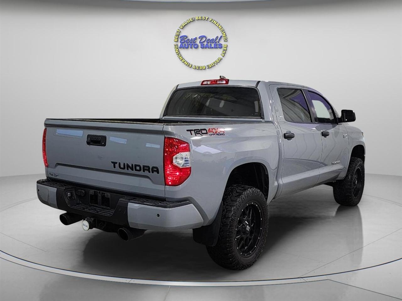 Toyota Tundra  2021