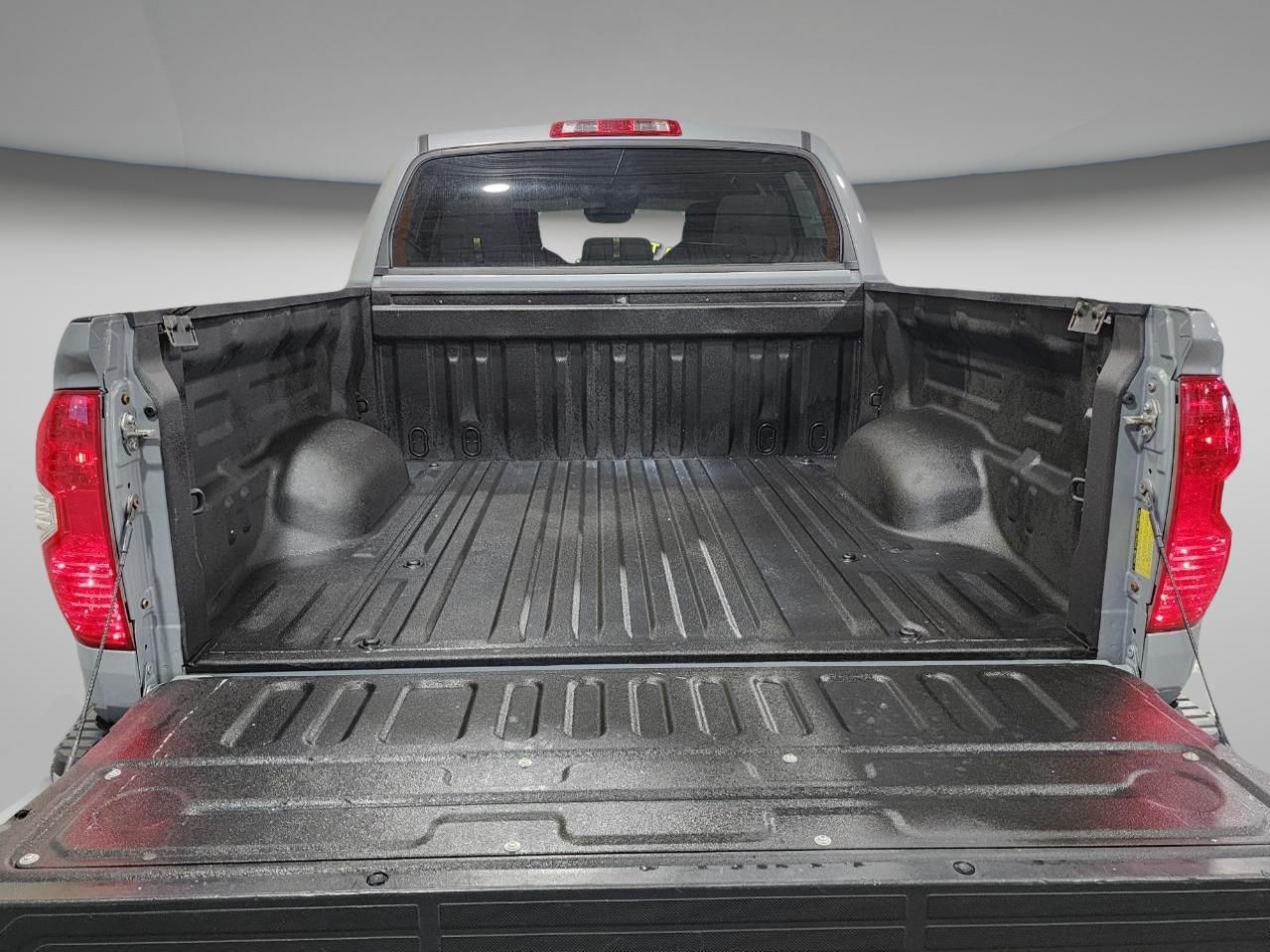 Toyota Tundra  2021