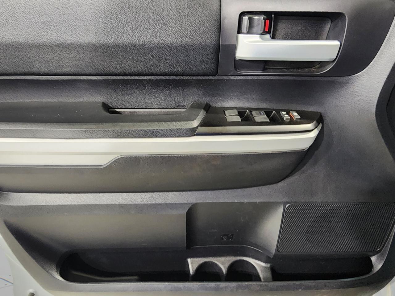 Toyota Tundra  2021