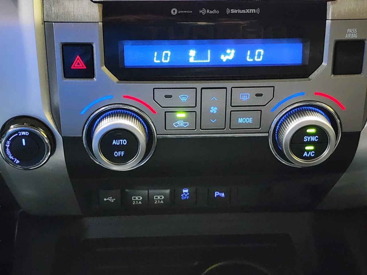 Toyota Tundra  2021