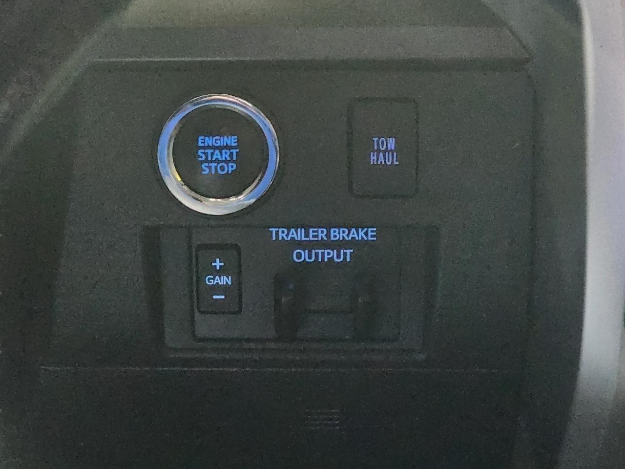 Toyota Tundra  2021