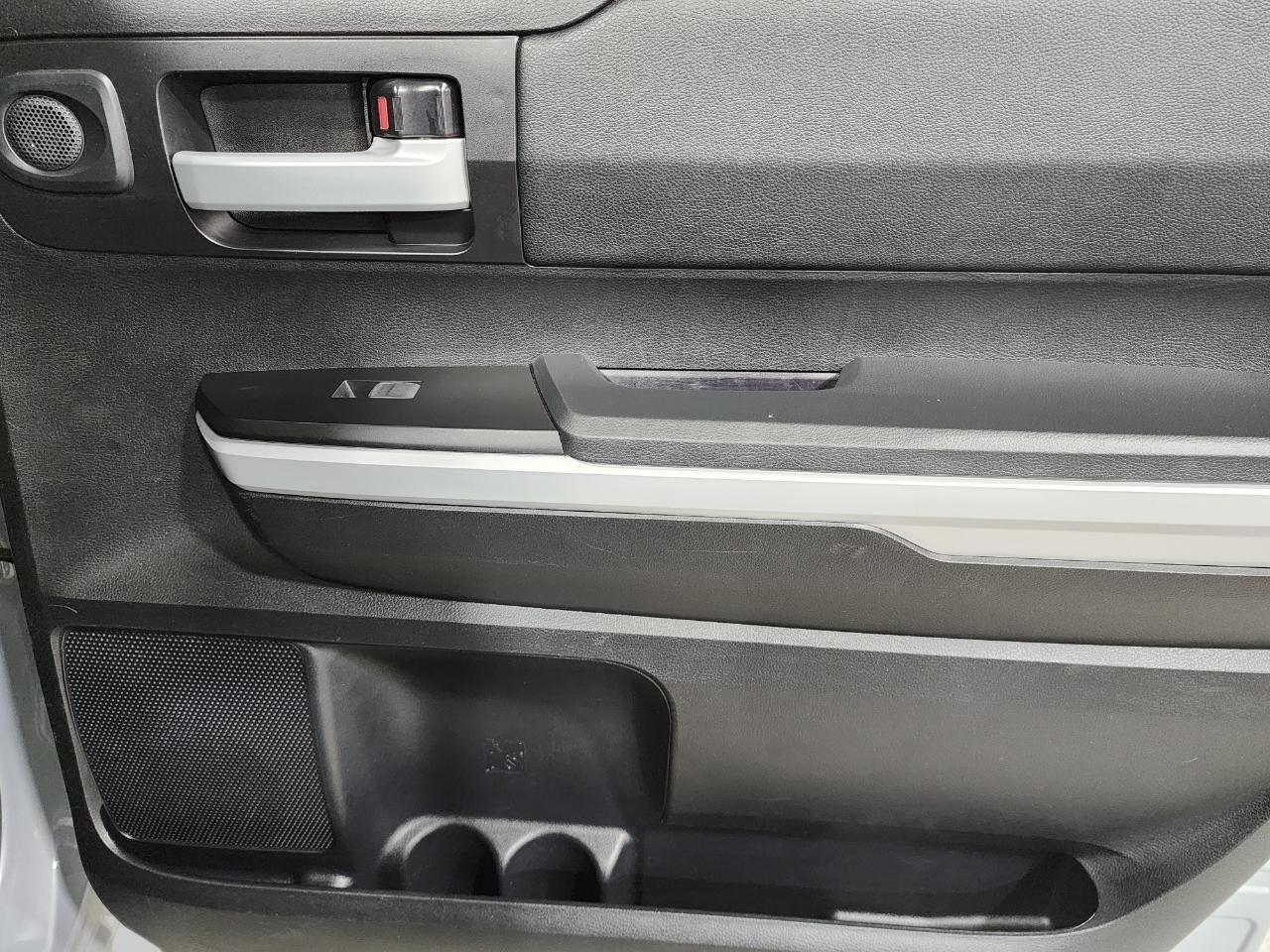 Toyota Tundra  2021