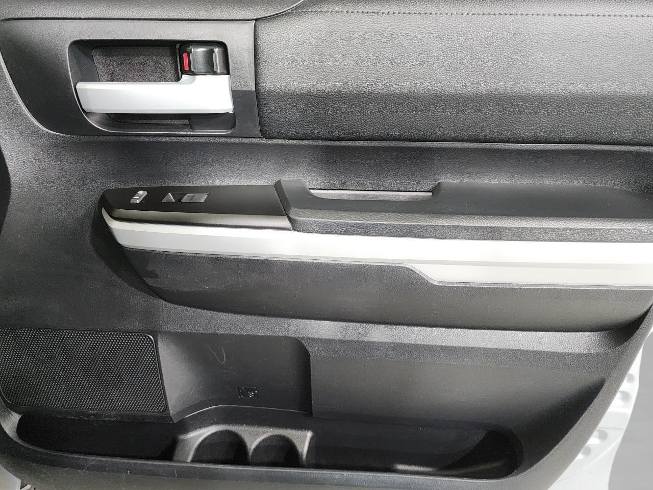 Toyota Tundra  2021