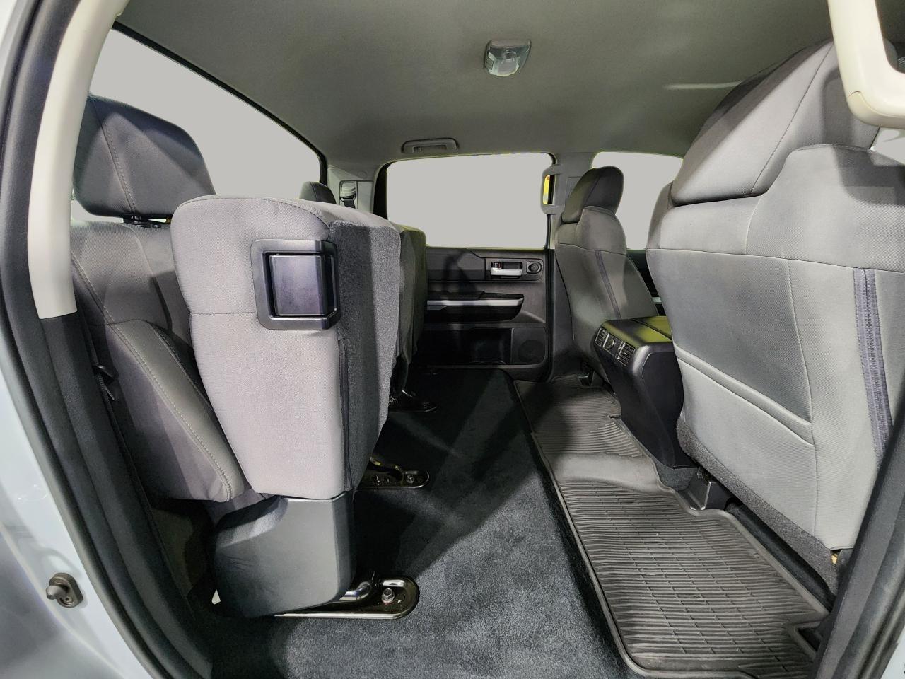 Toyota Tundra  2021