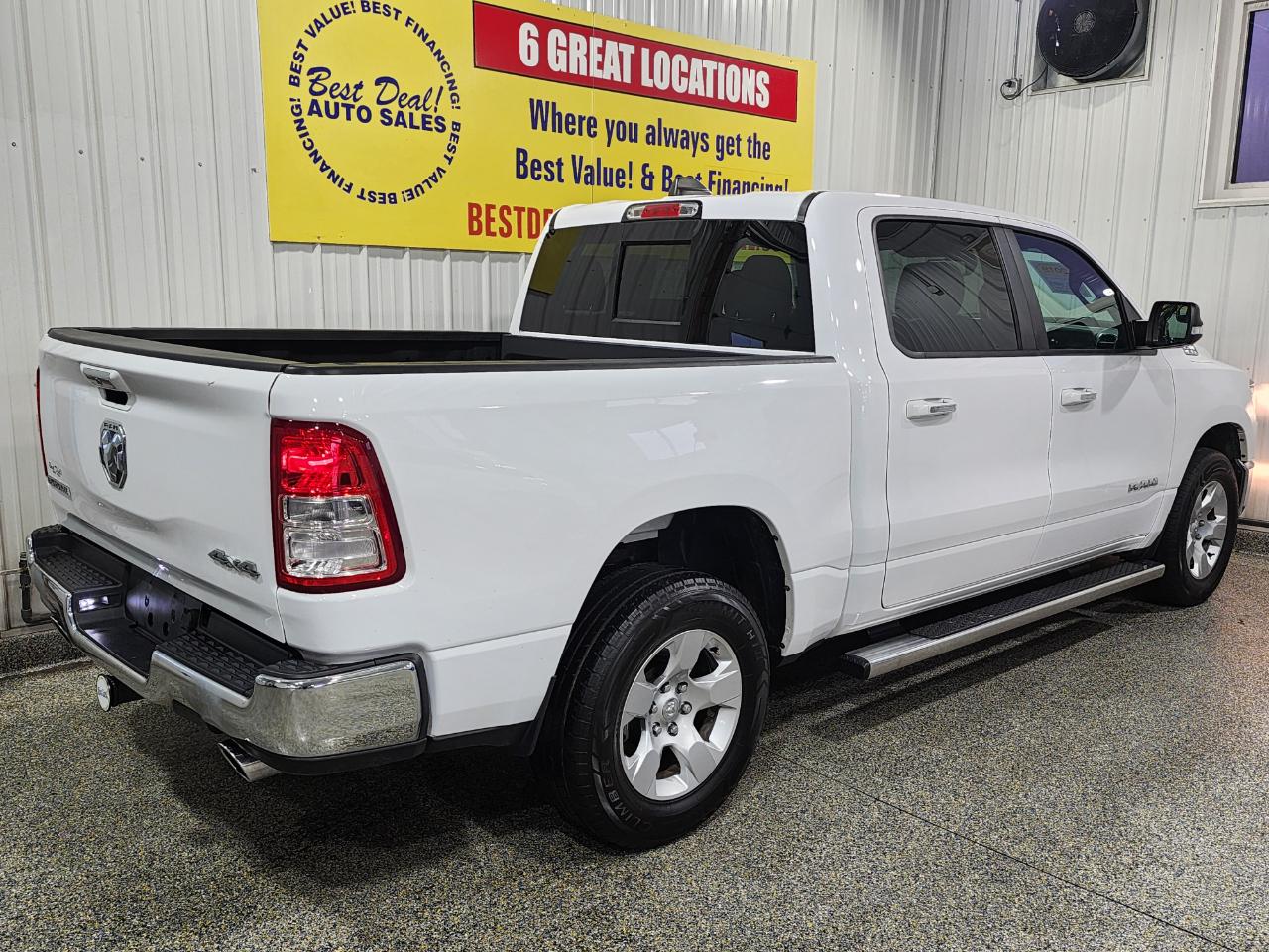 View vehicle photo 7