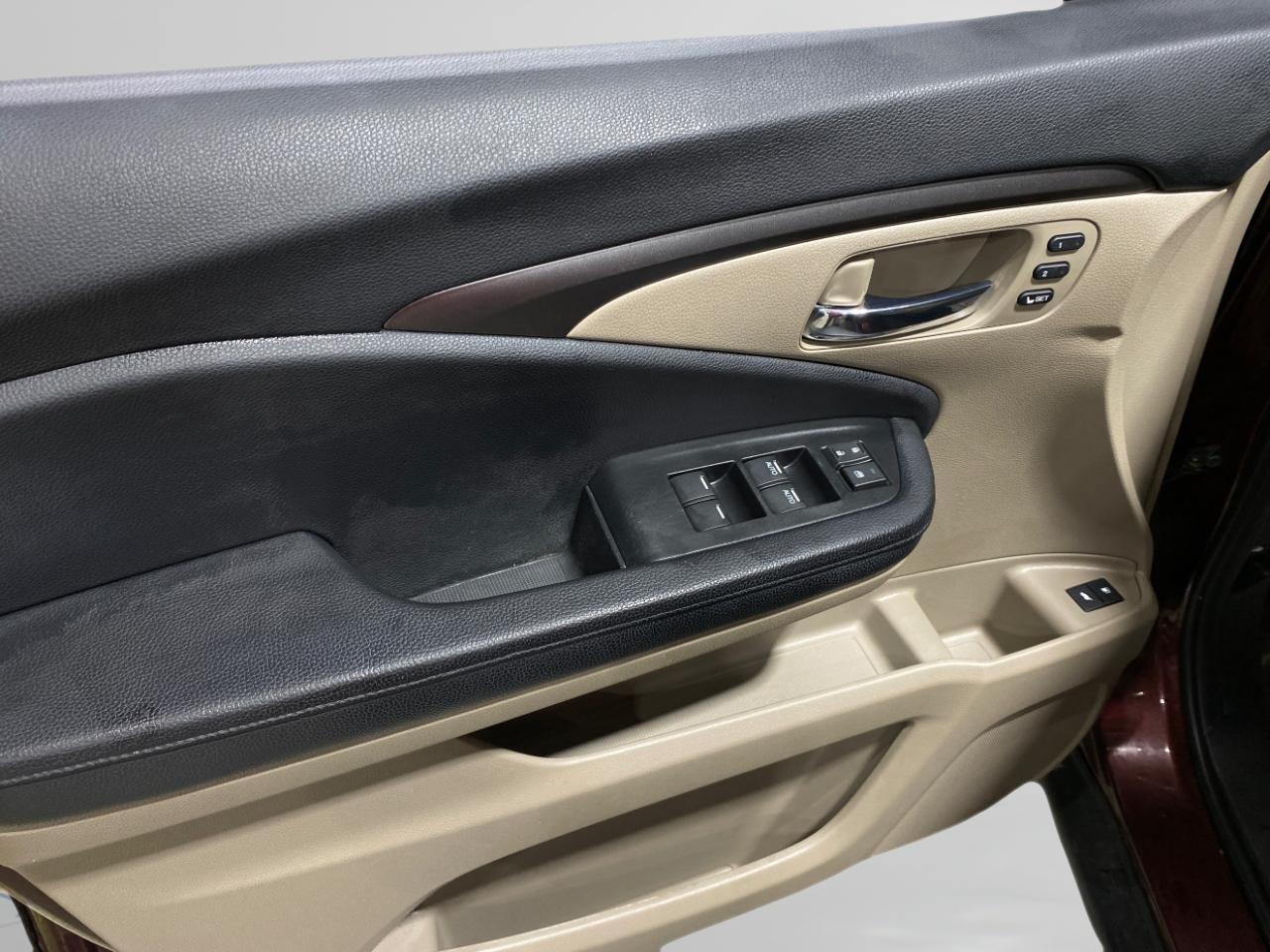 Honda Pilot EX-L w/Navigation and RES AWD 2019