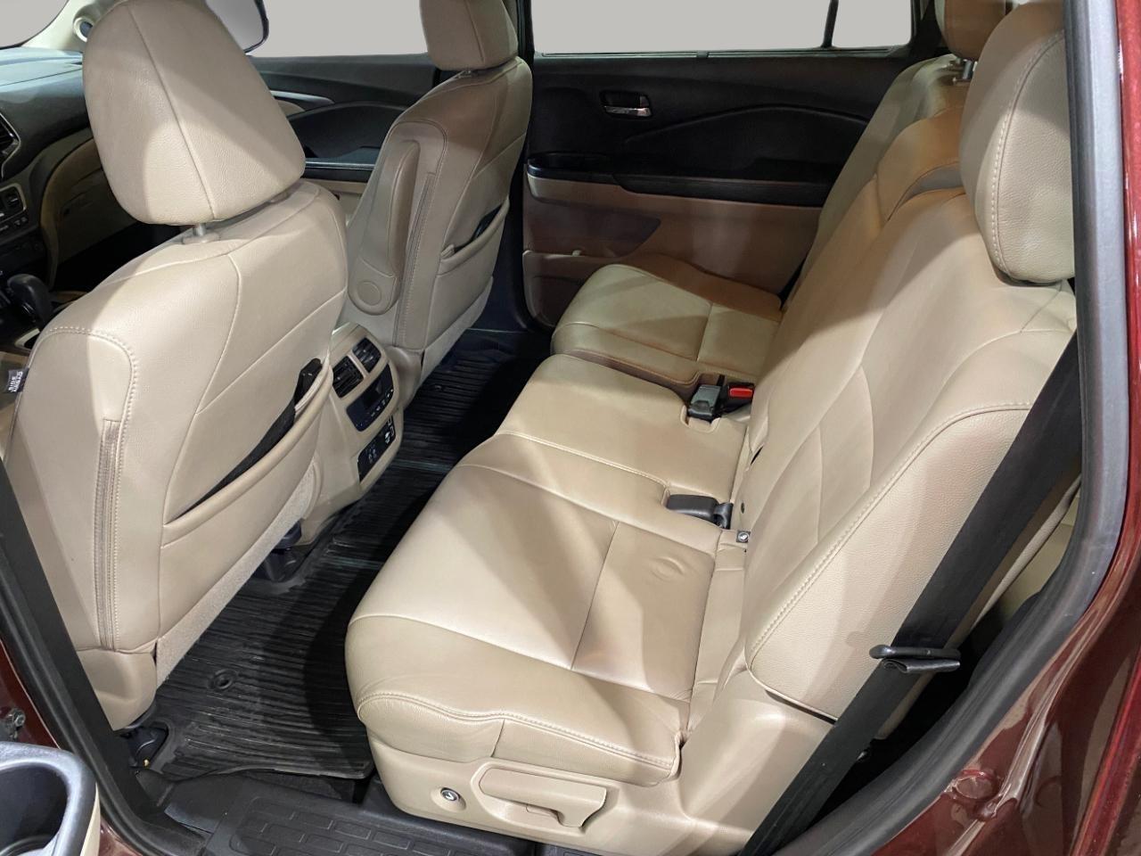 Honda Pilot EX-L w/Navigation and RES AWD 2019