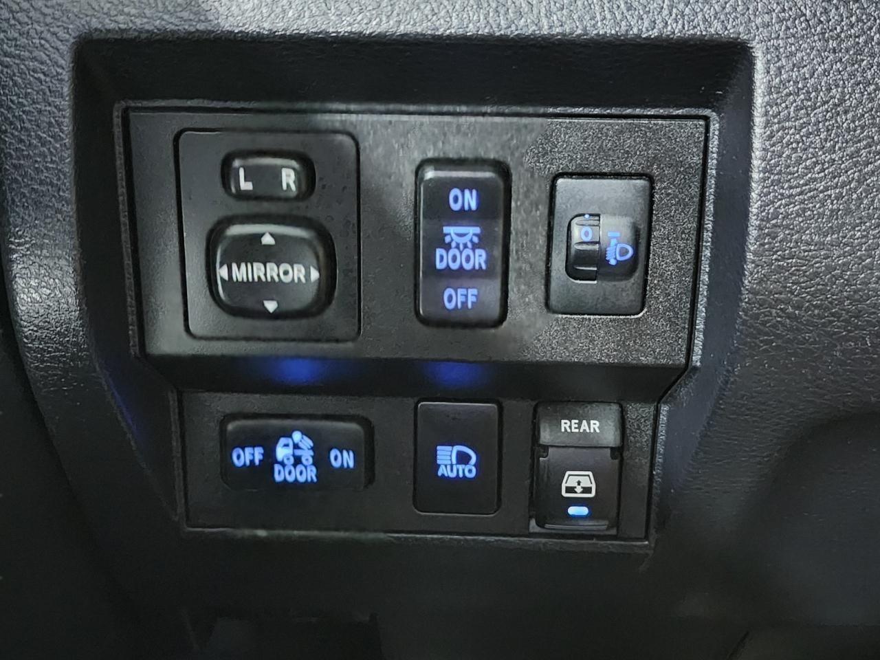 Toyota Tundra Limited 5.7L FFV CrewMax 4WD 2018