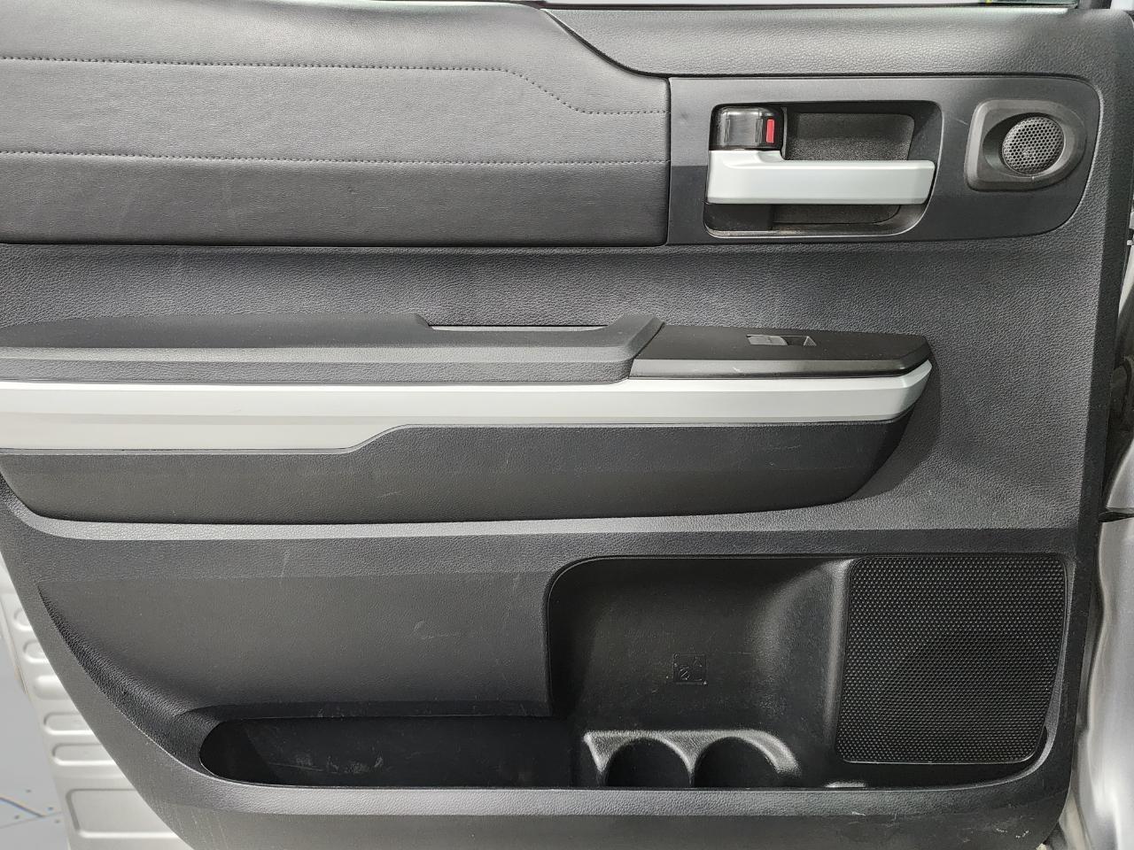 Toyota Tundra Limited 5.7L FFV CrewMax 4WD 2018