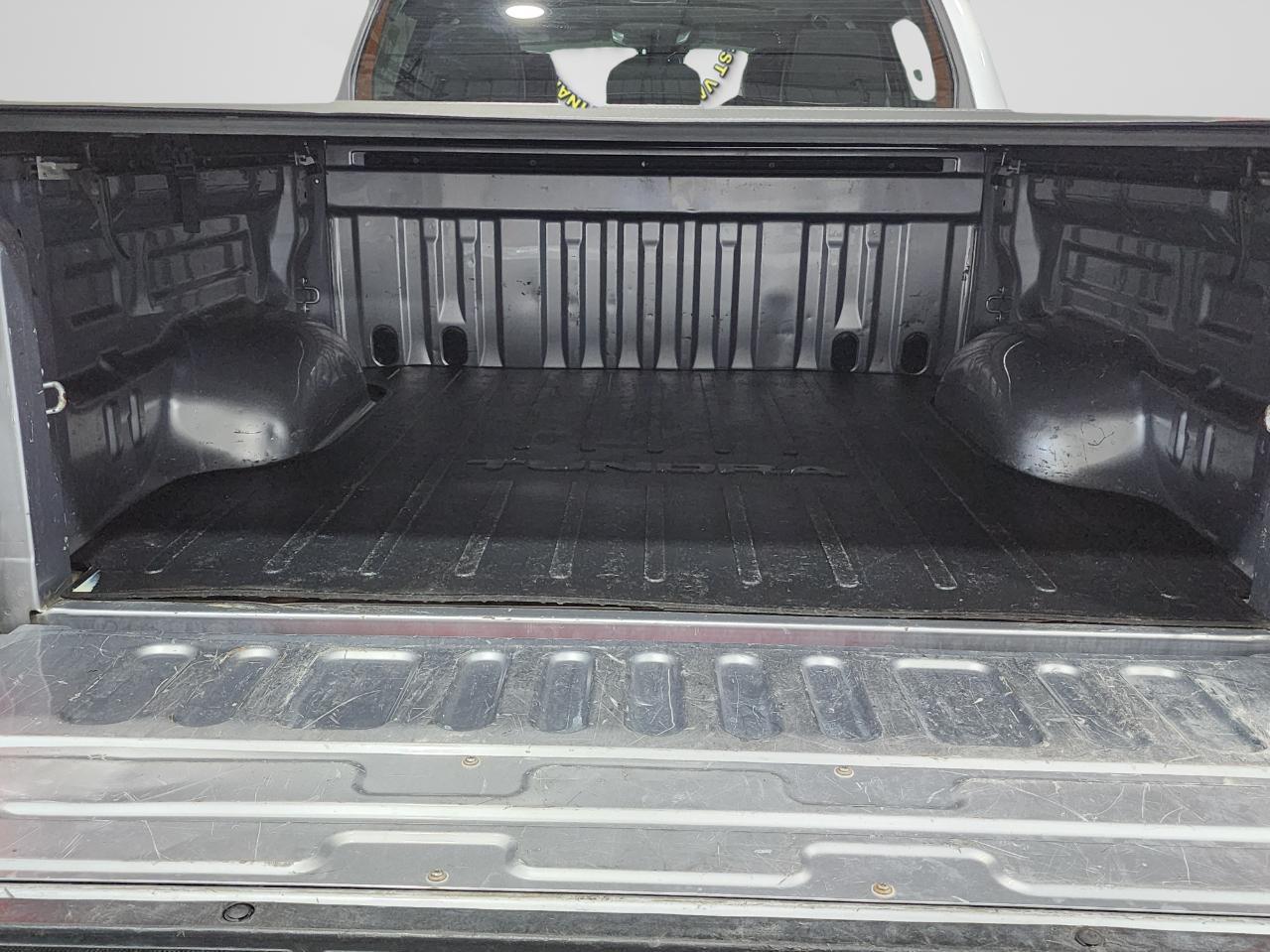 Toyota Tundra Limited 5.7L FFV CrewMax 4WD 2018