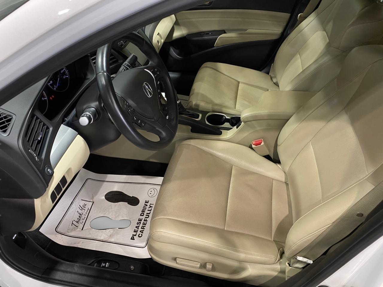 Acura ILX 8-Spd AT w/ Premium Package 2016