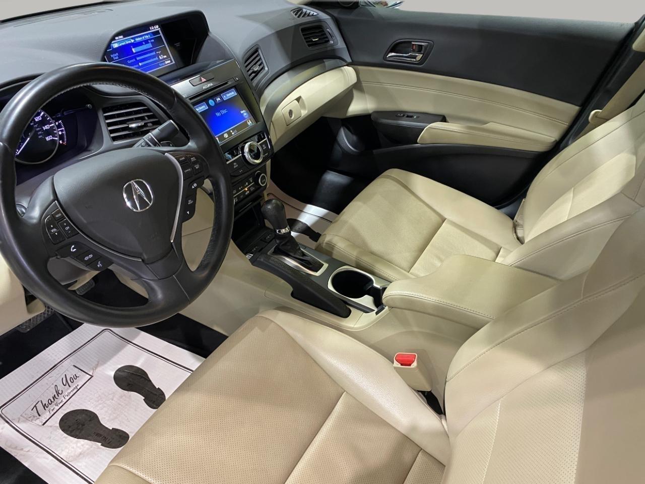 Acura ILX 8-Spd AT w/ Premium Package 2016
