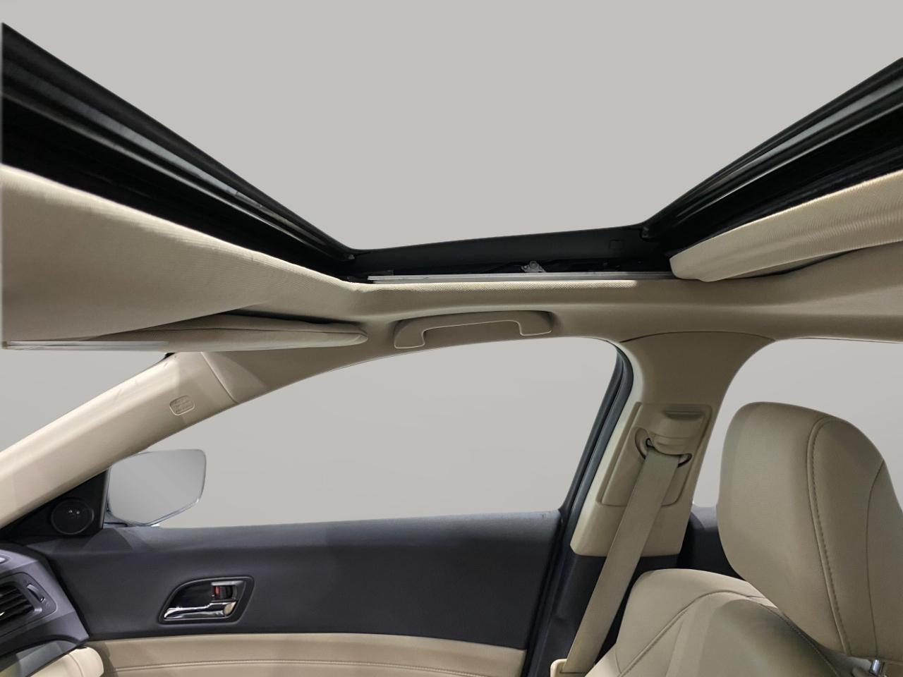 Acura ILX 8-Spd AT w/ Premium Package 2016